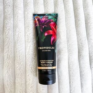New Tropidelic Body cream B&BW